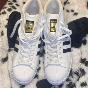 NEW Hi Top Men’s Adidas sneakers brand new